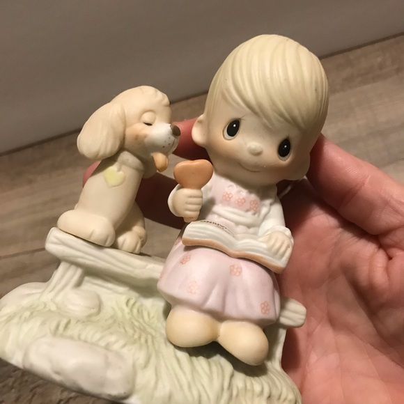 1979 Precious Moments Collectible "loving is sharing" Girl and Puppy Figurine - Picture 2 of 9